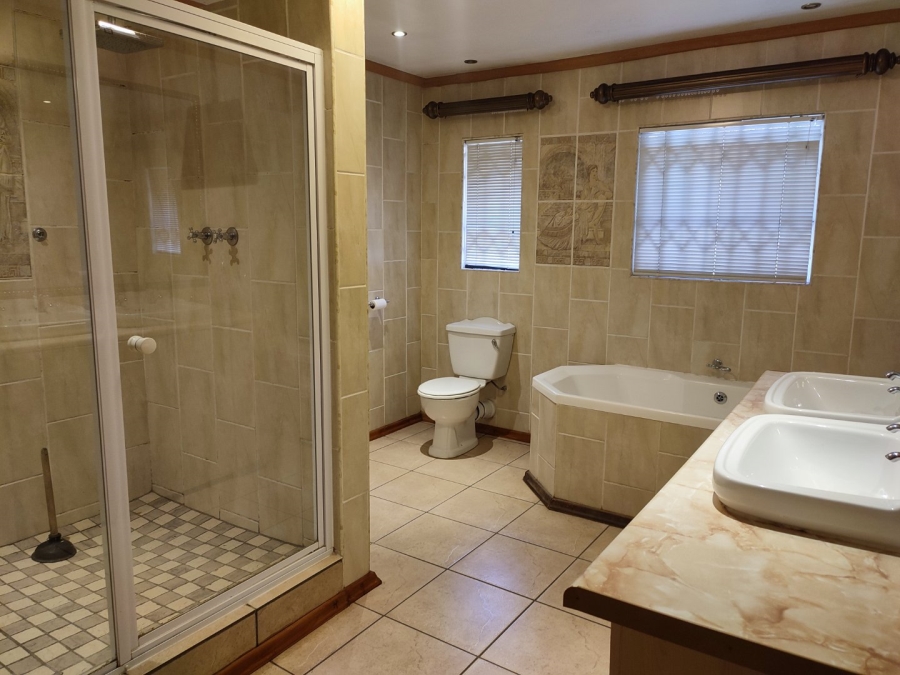 4 Bedroom Property for Sale in Fleurdal Free State